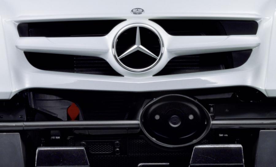  Mercedes-Benz Unimog 2013 года  (фото 22 из 64)